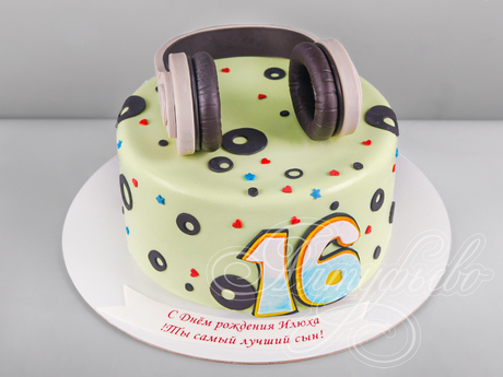 Торт с наушниками на 16 лет