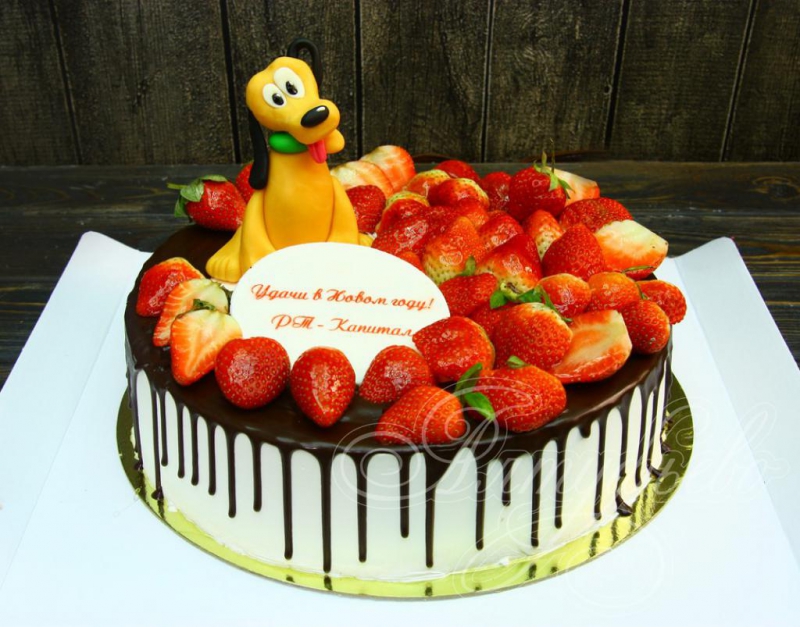 Торт с ягодами и фруктами 28127117