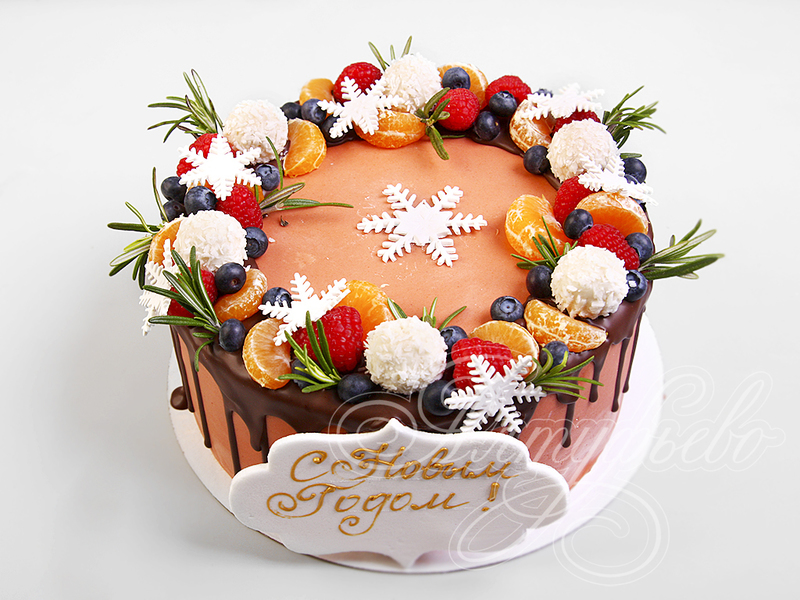 Новогодний торт с ягодами и рафаэлло 31124319