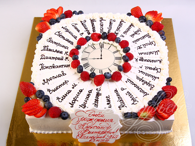 Торт на Выпускной с ягодами