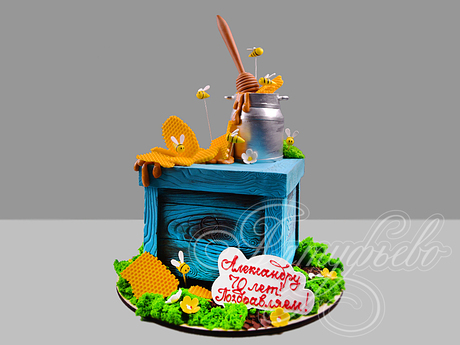 Торт Улей с пчелами и медом