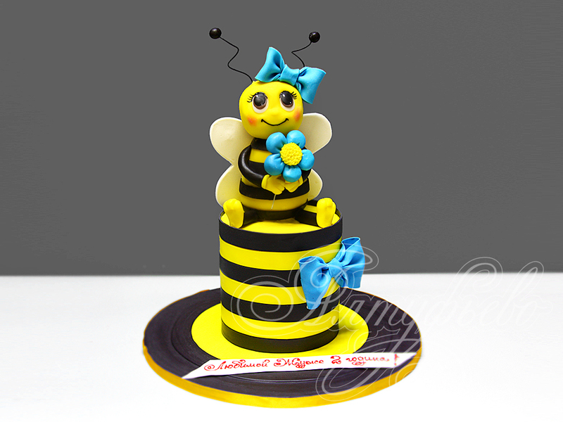 Торт с Пчелкой