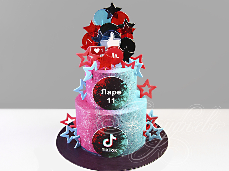 Детский торт для девочек на 11 лет на тему ТикТок со звездочками и леденцами