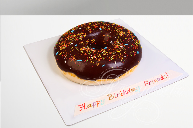 Торт Donat на день рождения с мастикой