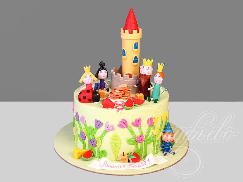 Торт малышке с замком и фигурками из мультфильма Бен и Холли на день рождения в 5 лет
