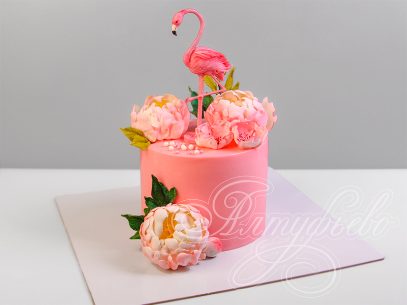 Розовый торт с Фламинго и Нежными Пионами на день рождения девушки