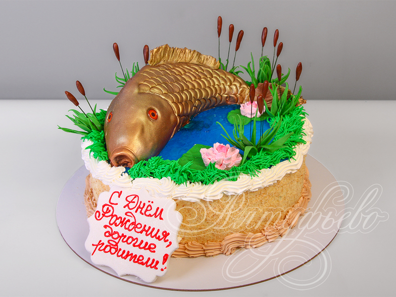Торт мужчинам с фигуркой золотой рыбки