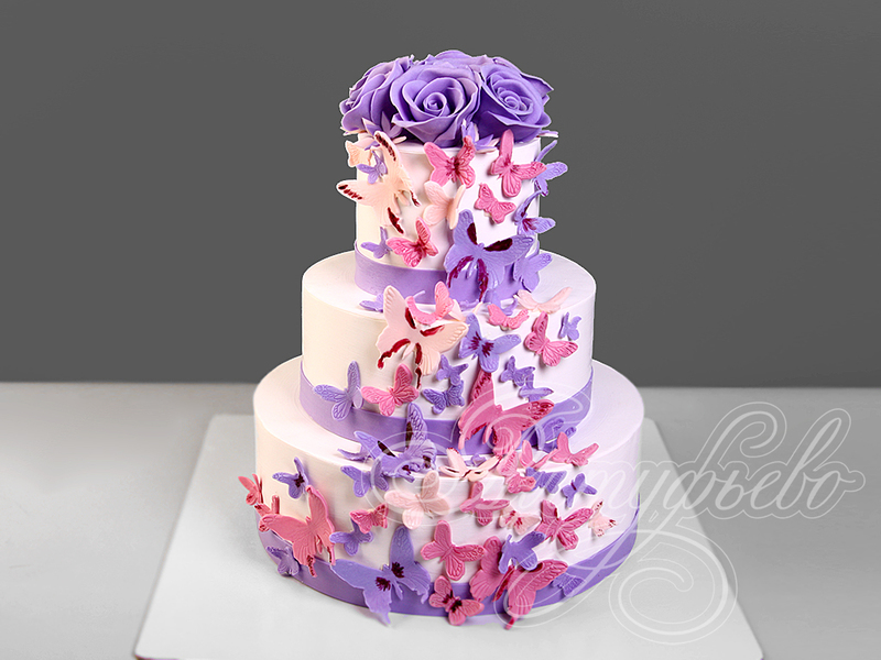 Свадебный торт с сиреневыми розами и бабочками трехъярусный