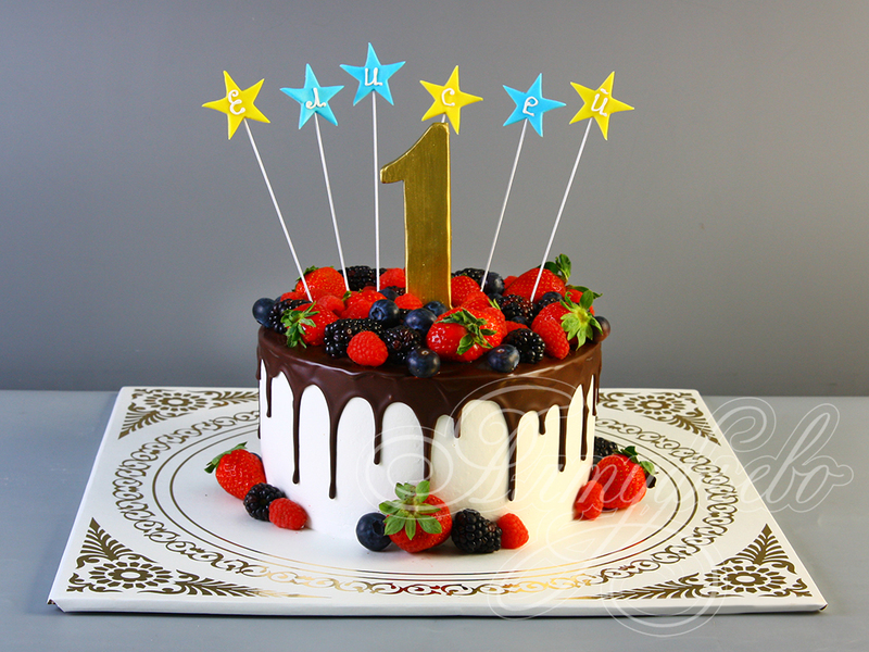 Торт с ягодами и фруктами 3105318