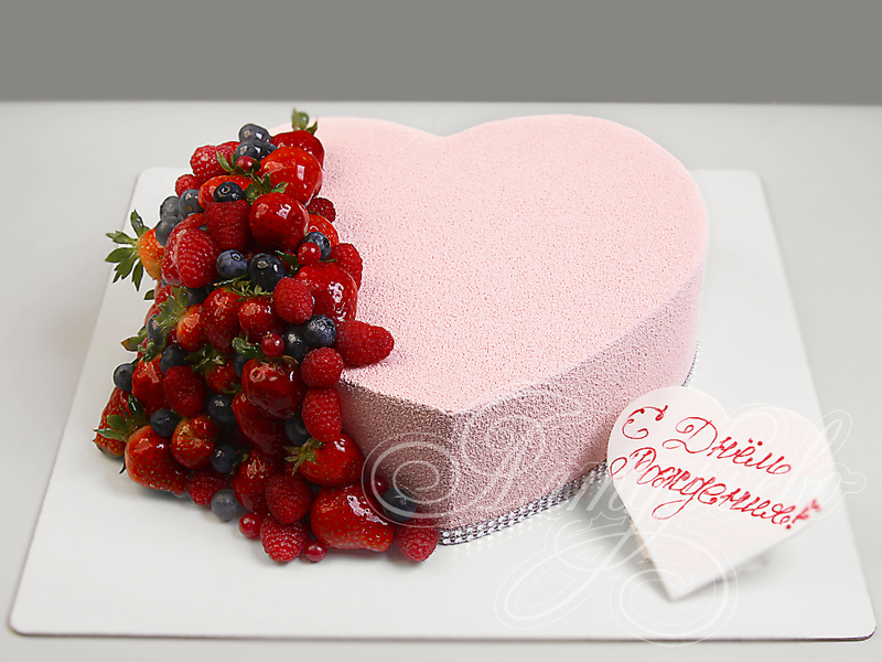 Торт Сердце с ягодами 06038920