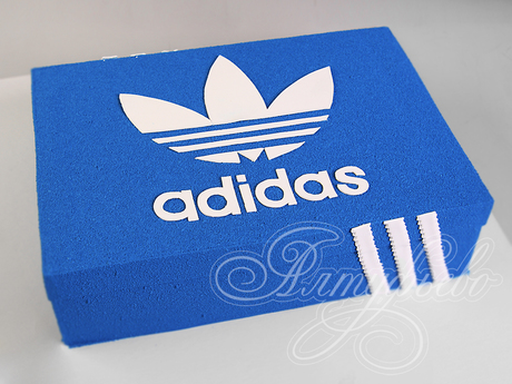 Торт "Коробка Adidas"