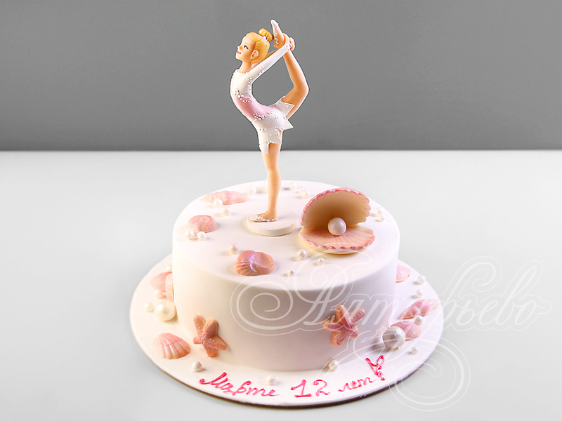 Торт с балериной и ракушками