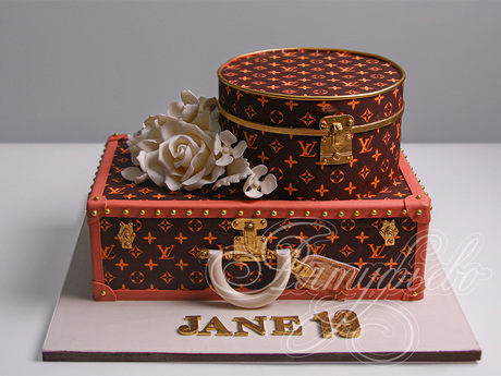 Торт чемодан со шкатулкой Louis Vuitton