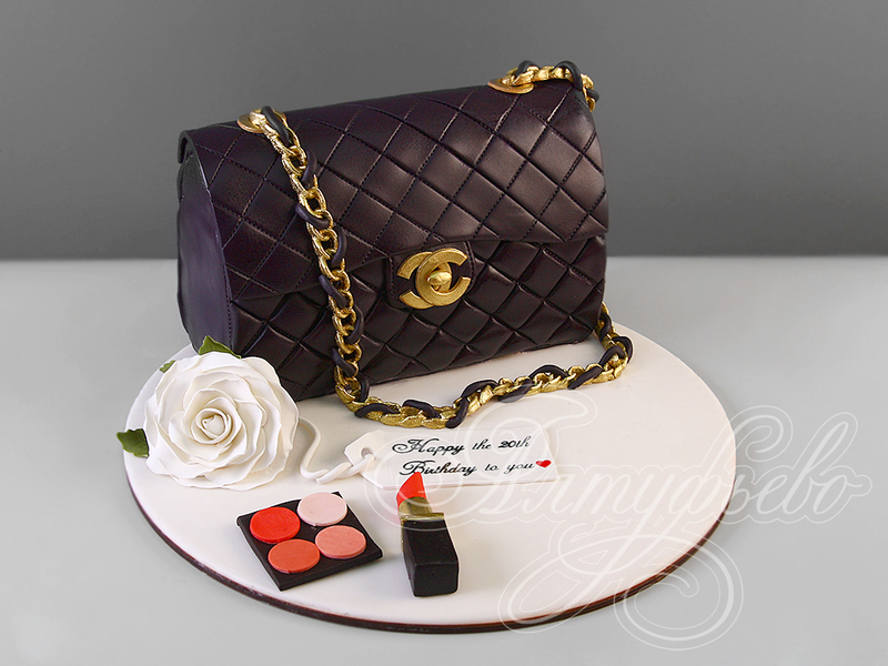 Торт сумочка Шанель с косметикой