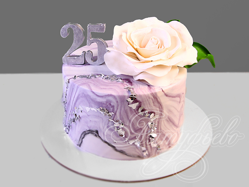 Торт для женщин одноярусный с мастикой на юбилей в 25 лет с белой розой