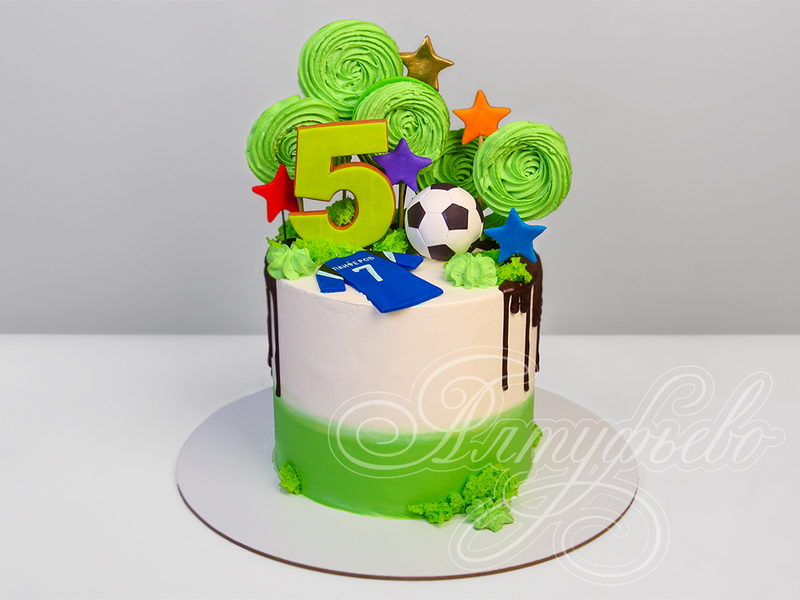Детский торт мальчикам на 5 лет с футбольным мячом