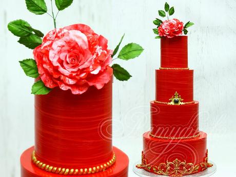 Торт с золотым декором