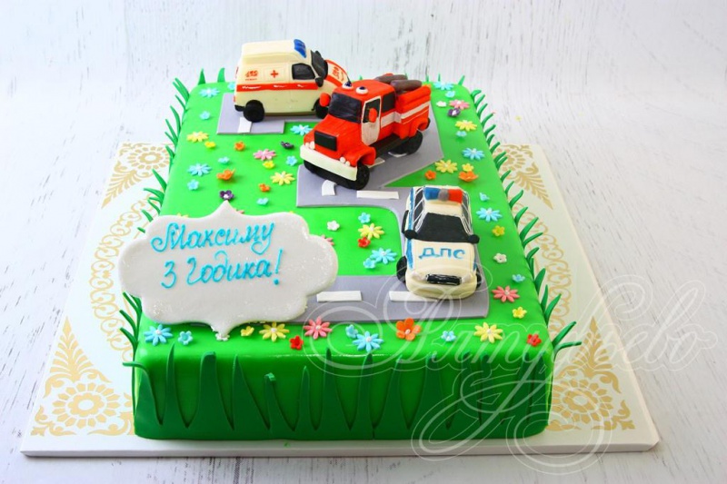 Торт с пожарной машиной, ДПС и скорой