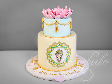 Торт с богом Ганеша в индийском стиле