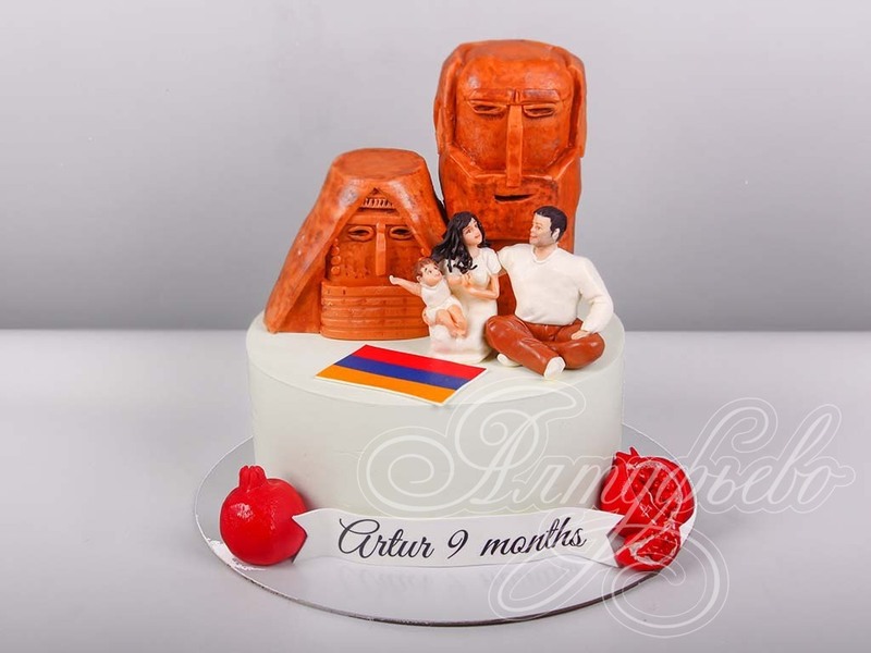 Торт с армянским памятником и флагом