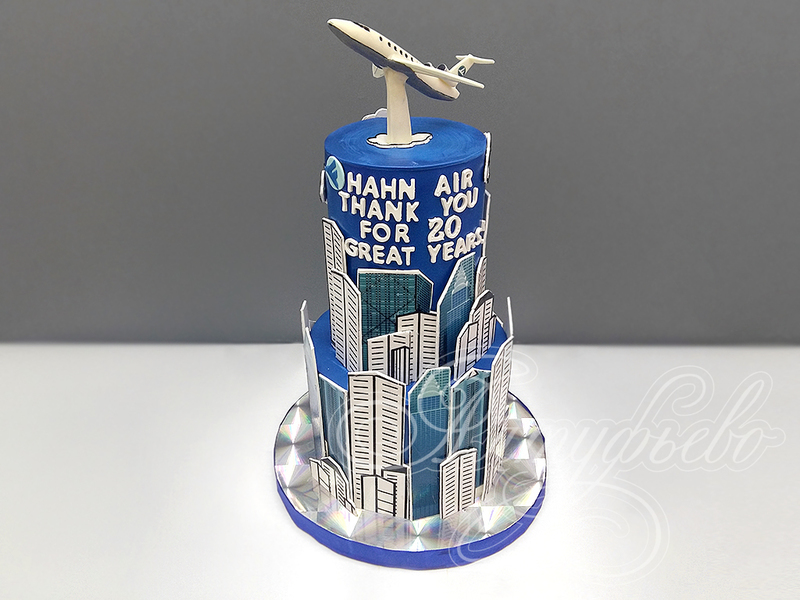 Торт "Самолет над небоскребами"