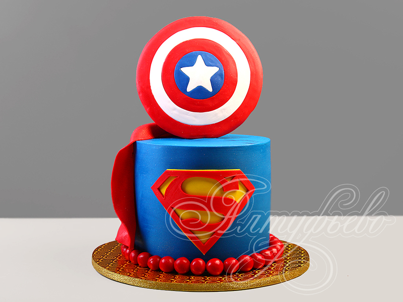 Детский торт с щитом Капитана Америки и эмблемой Супермена одноярусный