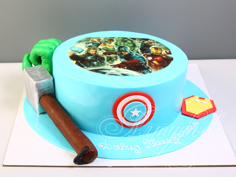 Торт "Мстители" с супергероями