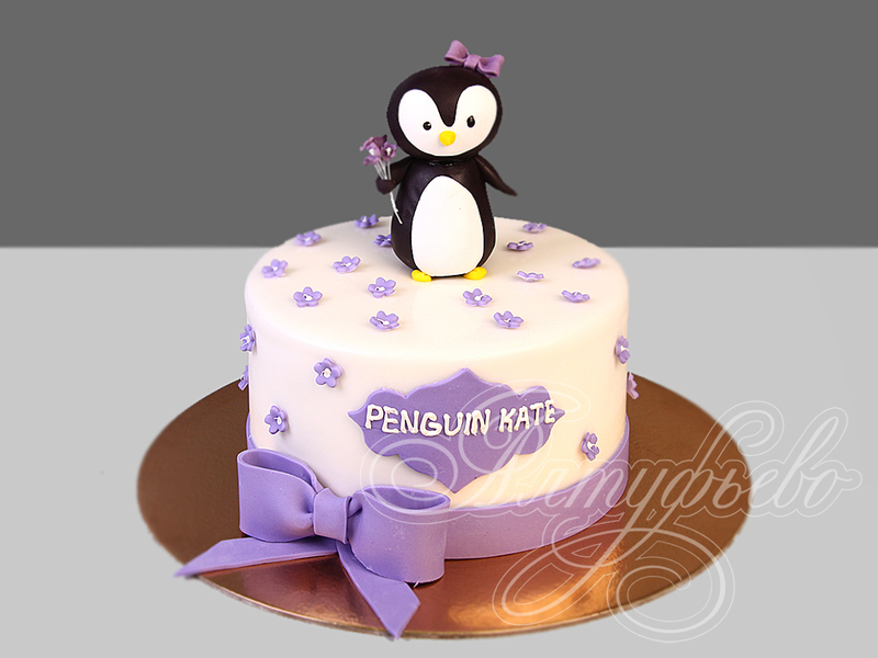 Торт для девочки с Пингвином одноярусный с мастикой