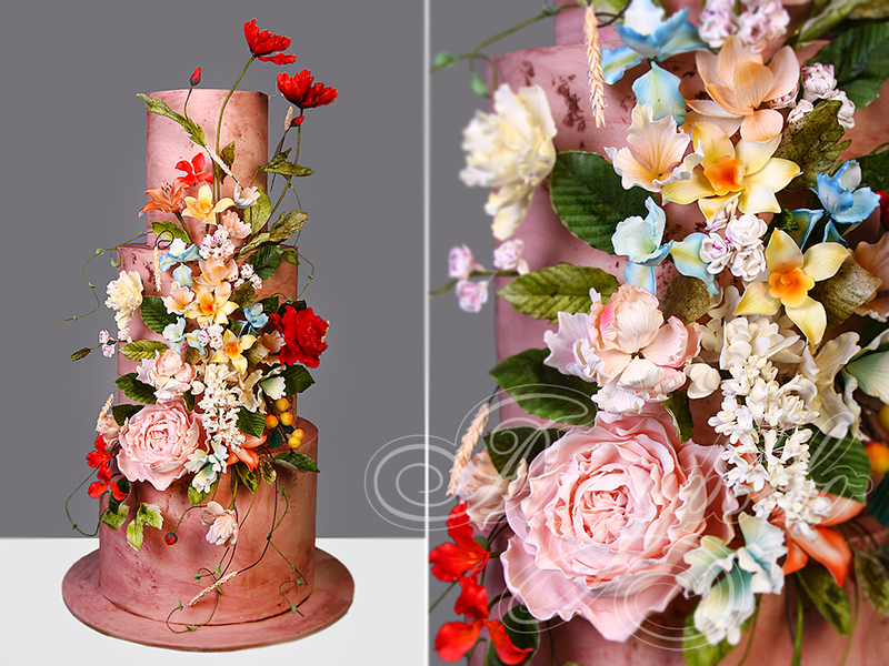 Трехъярусный торт на юбилей с цветами