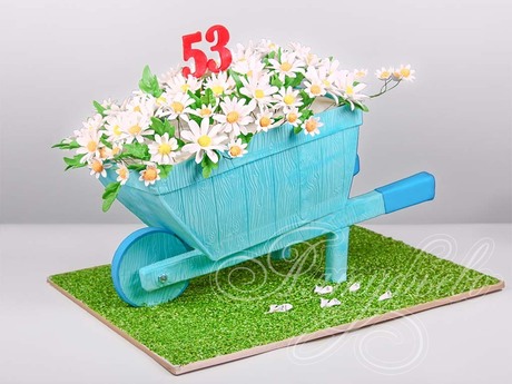 Торт Тележка с ромашками для дачника