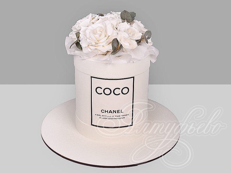 Торт Коробка Chanel с розами стоимостью 20 900 рублей в категории Цветы и букеты - торты на заказ ПРЕМИУМ-класса. Цена: 3 600 руб/кг. Торт Коробка Chanel с розами