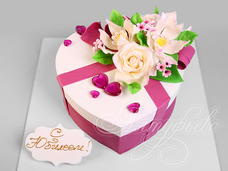 Торт "Шкатулка с цветами" на 55 лет