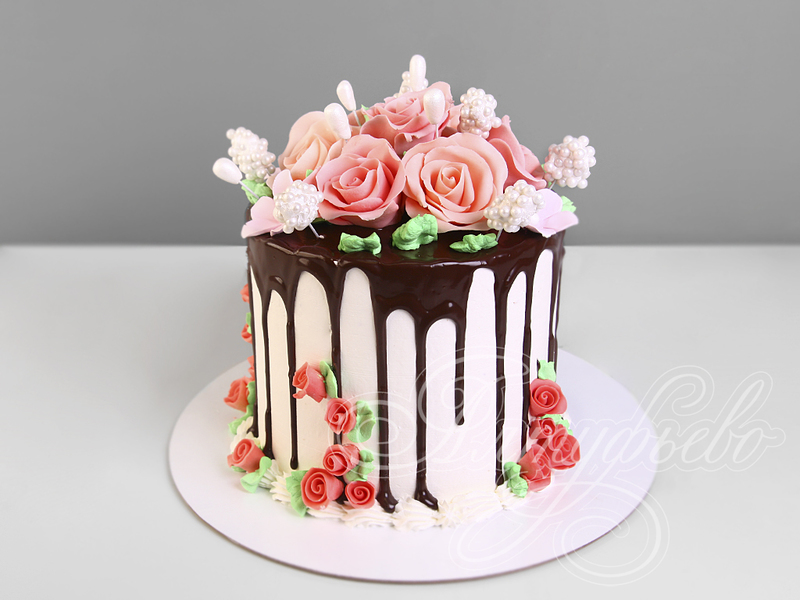 Торт с розами и шоколадной глазурью 20024020