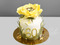 Торт с желтым цветком и бриллиантами