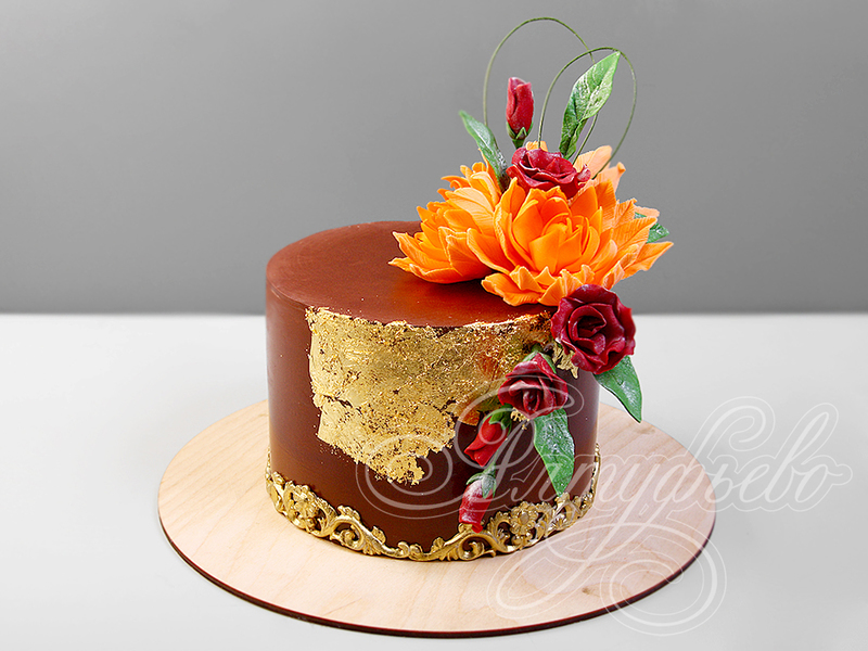 Торт с цветами и золотым декором 27082119