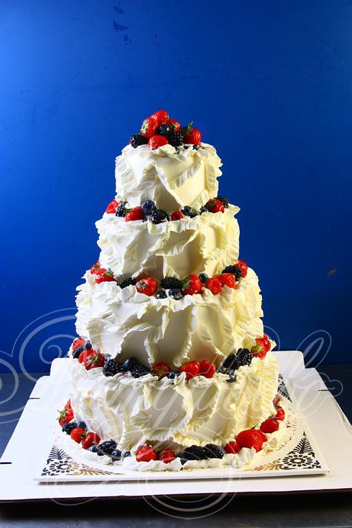 Торт с ягодами и фруктами 25074515