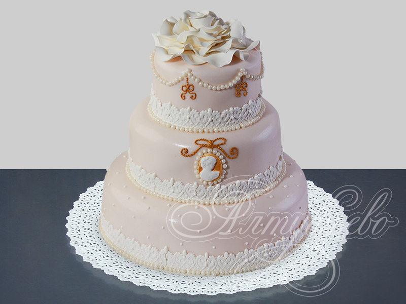 Свадебный торт «Дама сердца»